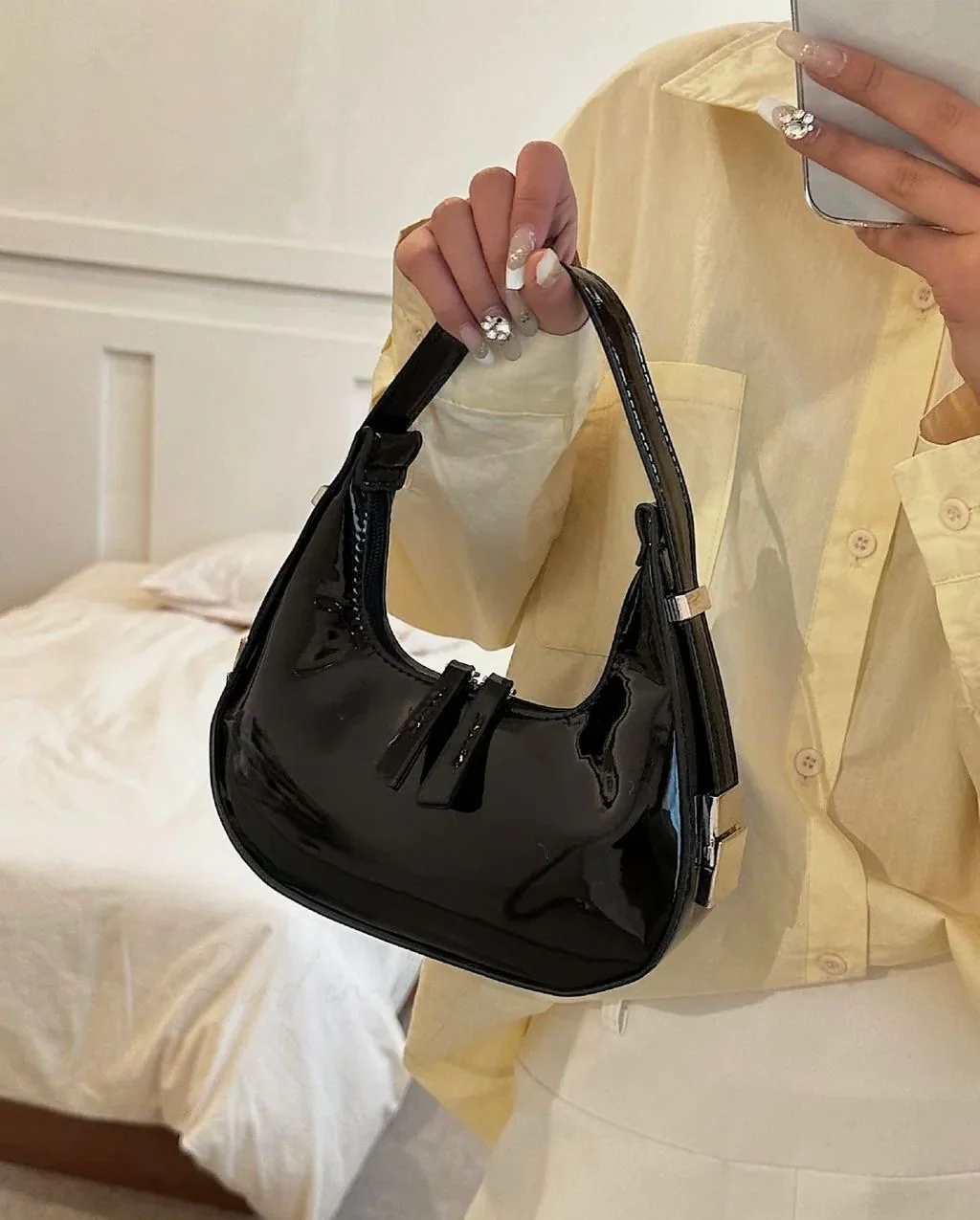 IT girl Viral Moon Bag - Image 2