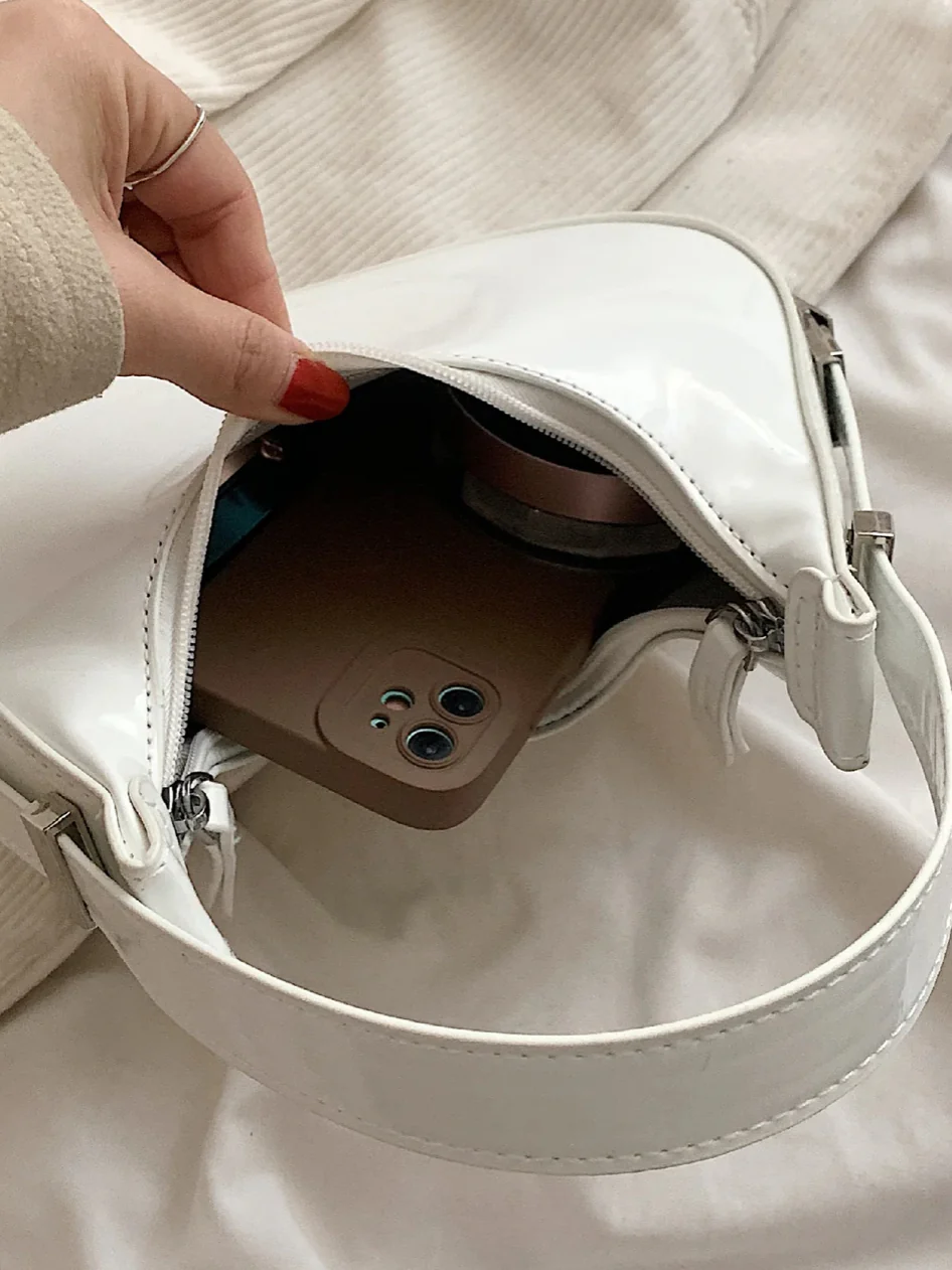 IT girl Viral Moon Bag - Image 3